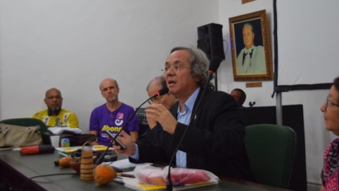 João Carlos Sales em reunião do CI