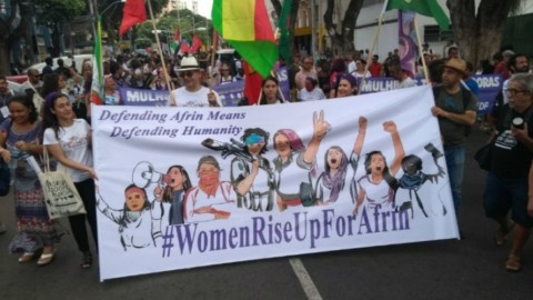 Delegación de Afrin en la Marcha del FSM