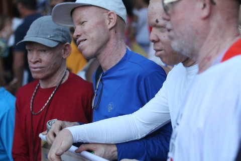 Ativistas albinos na Marcha de Abertura do FSM